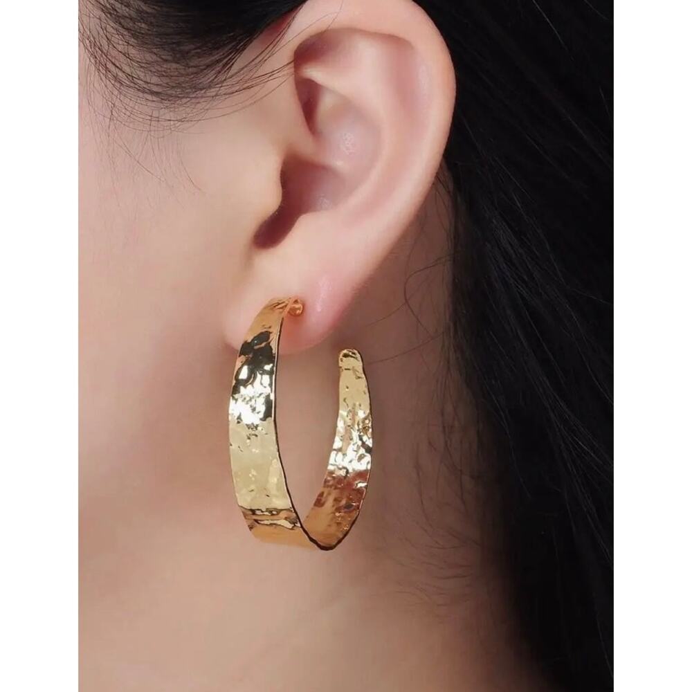 14K Gold Filled 40mm Wide Hammered C-Shaped Hoop Earrings - Picture 2 of 4